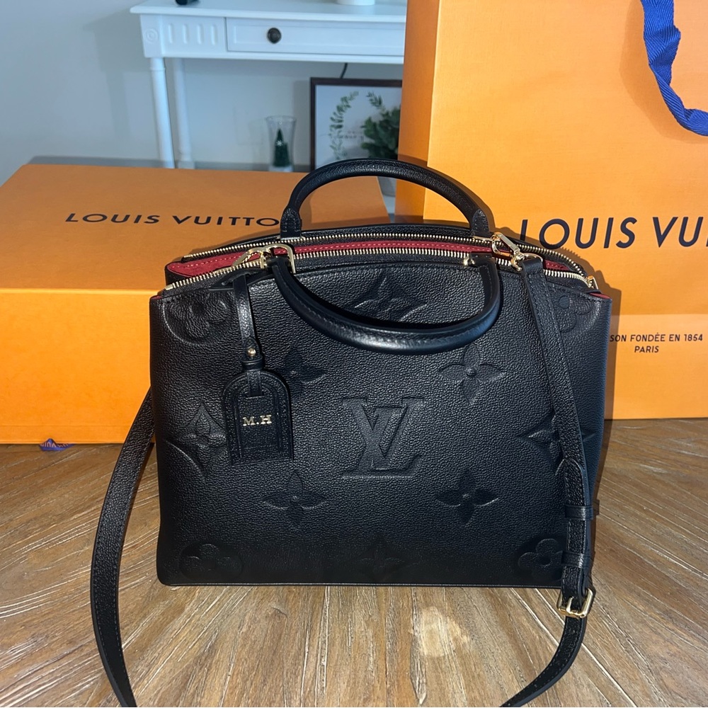 Grand Palais (Authentic) Louis Vuitton Purse